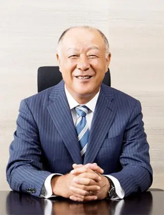 代表取締役社長 山﨑 慎介